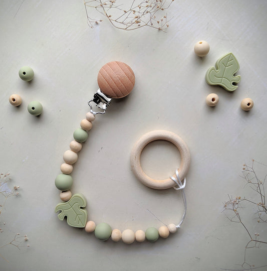 The Oli Pacifier Clip - Plant Inspired, Monstera Leaf Gender Neutral Soother Clip